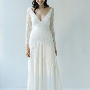 Leanne Marshall Addison lace wedding dress